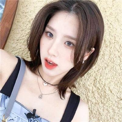俏皮女学生